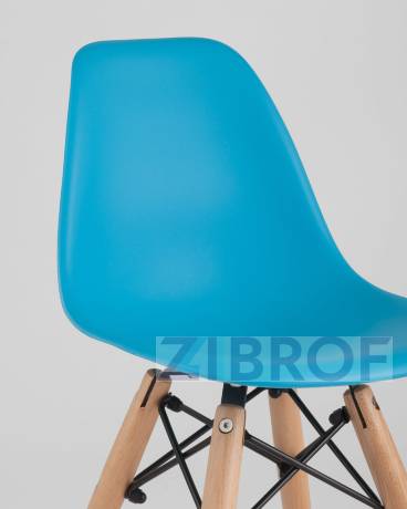 Комплект мебели детский стол белый Eames и 2 голубых стульчика в Москве и РФ